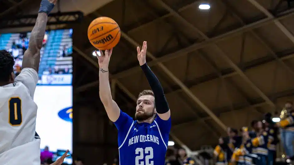 Coleton Benson Notches New Career High Privateers Defeat East Texas AM