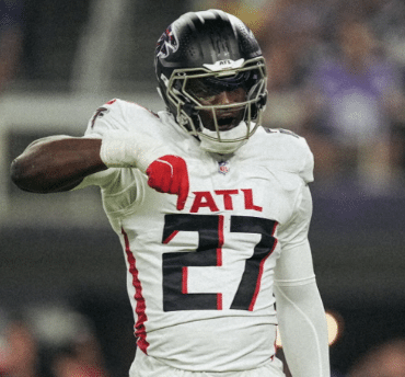 James Pearce Jr. Atlanta Falcons Football player celebrating a play