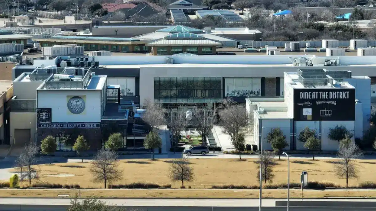Dallas Stars New Arena Modern building with outdoor space